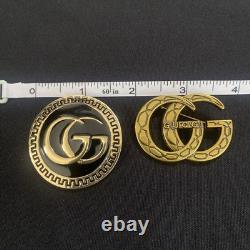 Lot de deux broches Gucci de créateur de marque