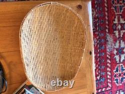 Lot de deux paniers à vanner peu profonds en bambou, vintage des années 60/70, en excellent état Lot de deux paniers à vanner peu profonds en bambou, vintage des années 60/70, en excellent état