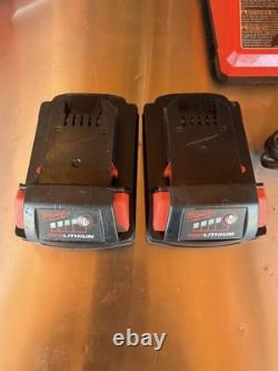 MILWAUKEE TOOLS 2646-20 (P21029293) avec deux batteries et chargeur ? Utilisé deux fois