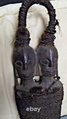 Old Antique Bois Sculpté Afrique Sculpture Tribal Statues Ensemble De Deux