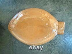 Paire de plats en céramique artistique californienne Lagardo Tackett Kenji Fujita des années 1960 en forme de poisson