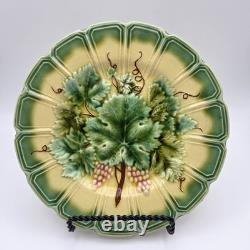 Plat et assiette en majolique française ancienne Sarreguemines, raisins et feuilles, années 1880, À LIRE