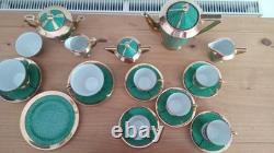 Service à thé Art déco pour deux et service à café pour cinq, vert et or, malachite, vers les années 1930