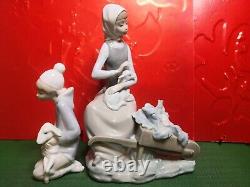 Set Deux Figurines Lladro Fille Avec Agneau Et Garçon Avec Agneau