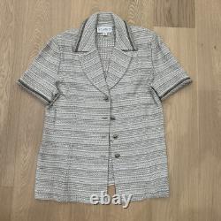 St John Collection USA Ensemble 2 pièces en maille beige sable, chemise et jupe, tailles 16/12