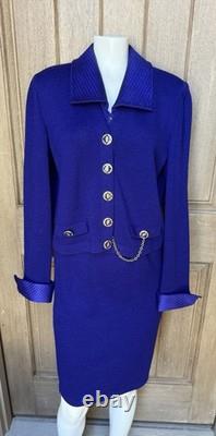 St John. Ensemble de costume tricoté violet taille 4 avec accents dorés