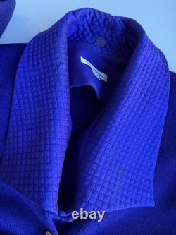 St John. Ensemble de costume tricoté violet taille 4 avec accents dorés