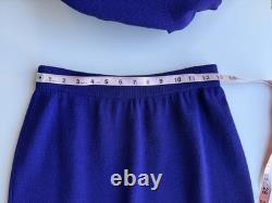 St John. Ensemble de costume tricoté violet taille 4 avec accents dorés