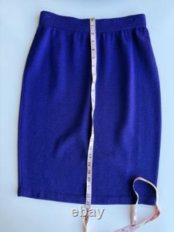 St John. Ensemble de costume tricoté violet taille 4 avec accents dorés