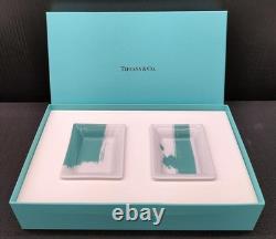 TIFFANY & Co. Mini plateau petite assiette carrée en céramique blanche turquoise