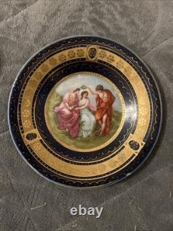 Tasse et soucoupe vintage en porcelaine Royal Vienna antique avec marque en forme de ruche, portrait peint à la main