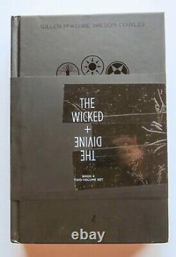 The Wicked + The Divine Book 4 Ensemble De Deux Volumes S&d Hc Image Roman Graphique Comic