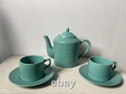 Théière DaySpring et deux tasses avec soucoupe, couleur aqua, ensemble en porcelaine de 3/6 pièces.