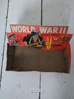 V. Rare boîte de chewing-gum/bulles de la Seconde Guerre mondiale et ensemble complet de 88 cartes. 1965 PCGC