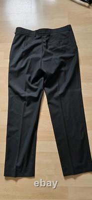 Veste de costume noir par Mark & Spencer Collection 36/Pantalon 32/29 pouces