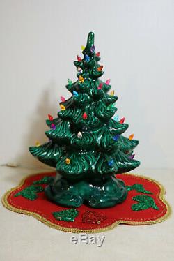 Vtg Lighted 2 Pc Moule En Céramique D'arbre De Noël De L'atlantique 17,5 Deux Ensembles De Bulbes