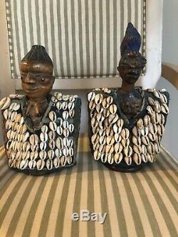 Yoruba Ibeji Figure Cowry Shell Nigeria Gilet D'art Africain, Ensemble De Deux
